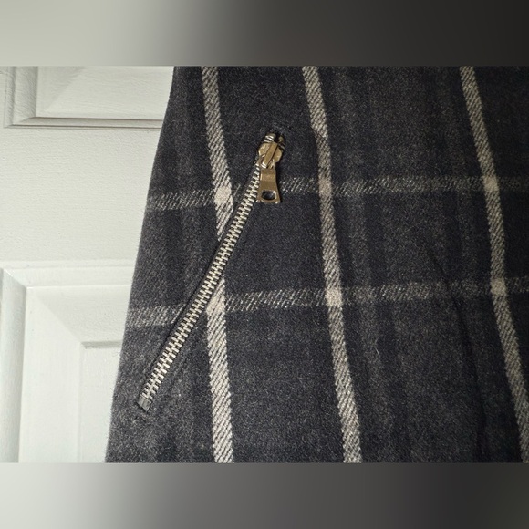 Gap Woman’s Wool Gray Plaid Mini Skit Size 4 Zipper Pockets - Picture 3 of 7